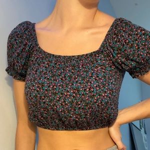 Tillys puff sleeve cropped shirt